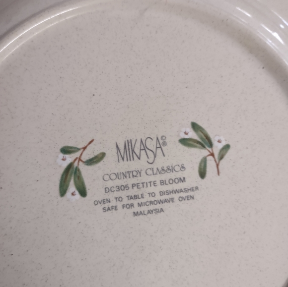 Mikasa Country Classic DC305 Petite Bloom 8 PC place settings - Picture 2 of 8
